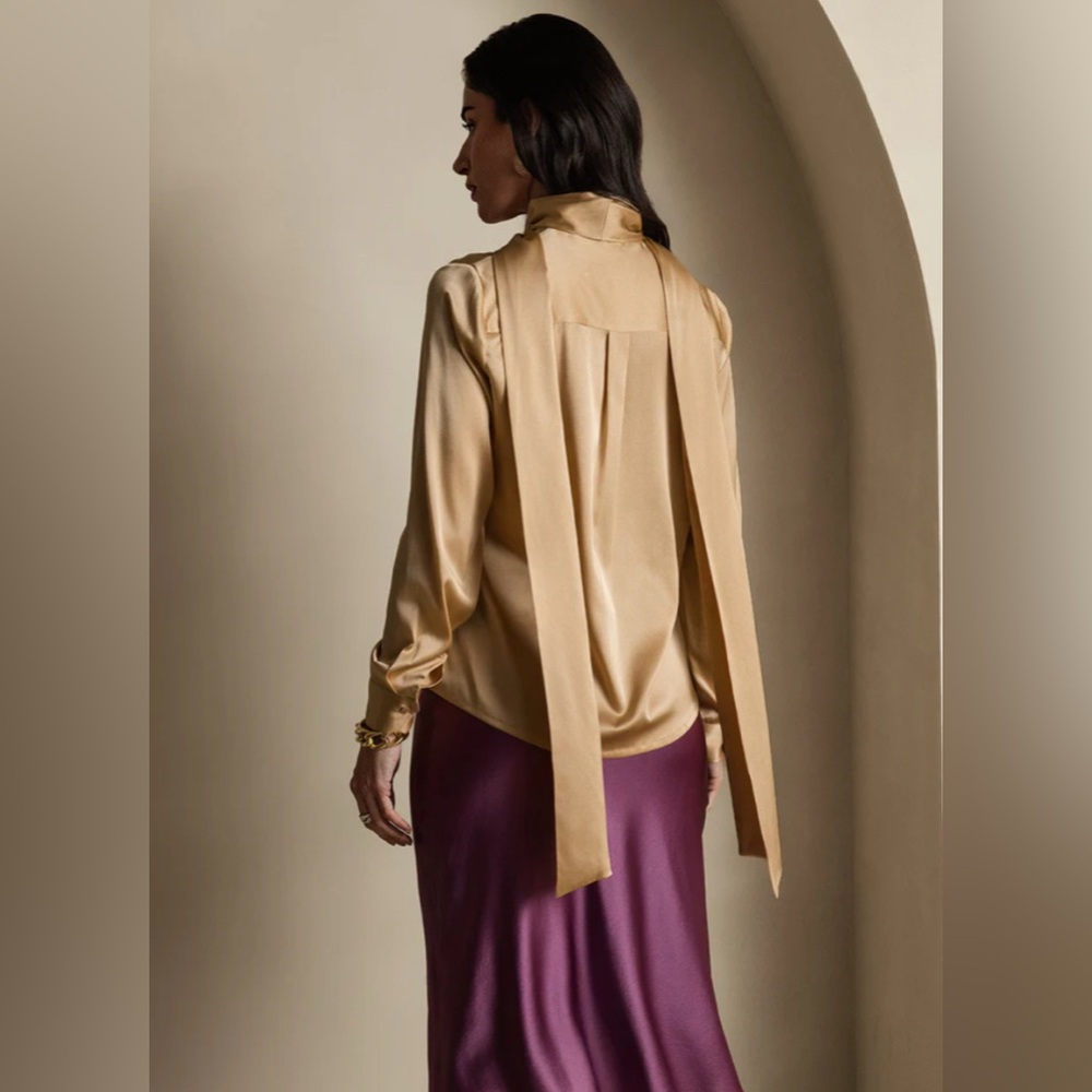 Silksilky | 19Momme Champagne Silk Long Sleeve Bow Tie Blouse in Size L - Picture 3 of 4